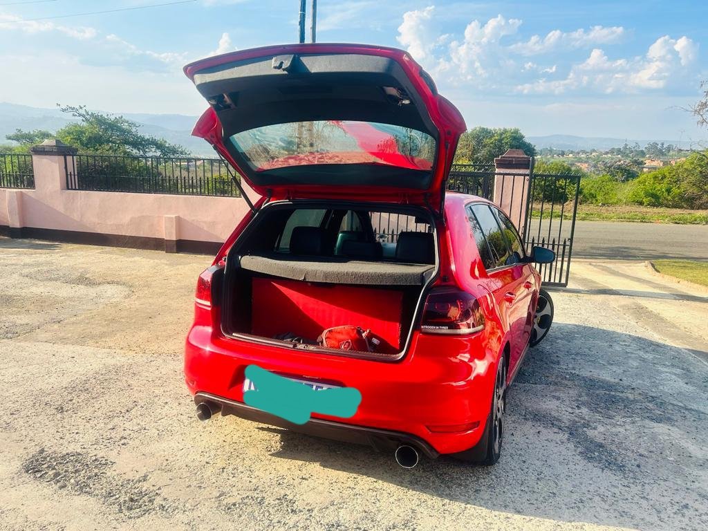 GTI manual 113km 
R140k