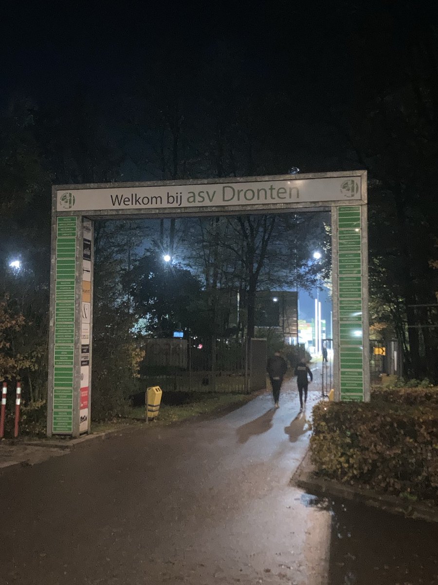MichielGroot74's tweet photo. Wedstrijd 53 (23/24) in de Districtsbeker Oost: @asvdronten vs @vvDETO 1-2. Na een wedstrijd waarin het fysiek niet werd geschuwd stapte Door Eendracht Tot Overwinning met de winst in de bus. Anderhalf uur naar Vriezenveen. #groundhopping #dronten #deto #asvd https://t.co/KU14SFYKGS