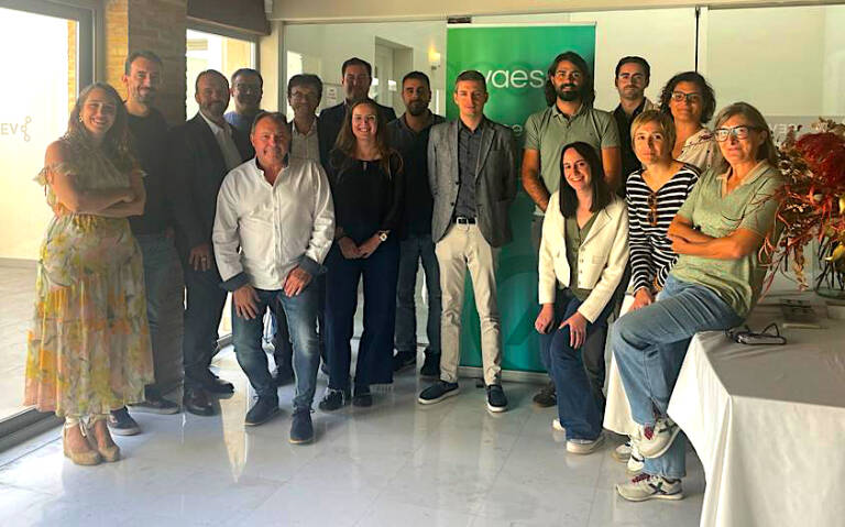 🌞Orgullosos de haber acelerado 6 comunidades energéticas en la Comunitat. La primera edición de 'Acelera tu CEL' ha sido un éxito del que muchas personas se van a poder beneficiar consumiendo energía renovable de 'kilómetro cero' #PlazaEnergía 📎 bit.ly/47qlFb1