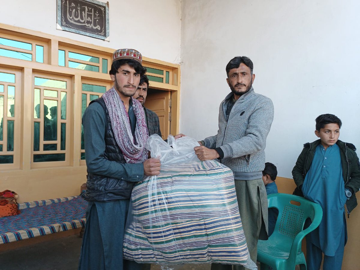 Haroonn_natamam's tweet photo. إِنَّا لِلّهِ وَإِنَّـا إِلَيْهِ رَاجِعونَ 
باجوڑ یوتھ ارگنائزیشن کے نائب صدر اور سماجی کارکن سبز علی خان کو بم دھماکے میں شہید کیا گیا۔ مرحوم نے ہمیشہ بے آسرا لوگوں کی مدد کرتا نظر آتا تھا۔ https://t.co/q9IYVD7oce