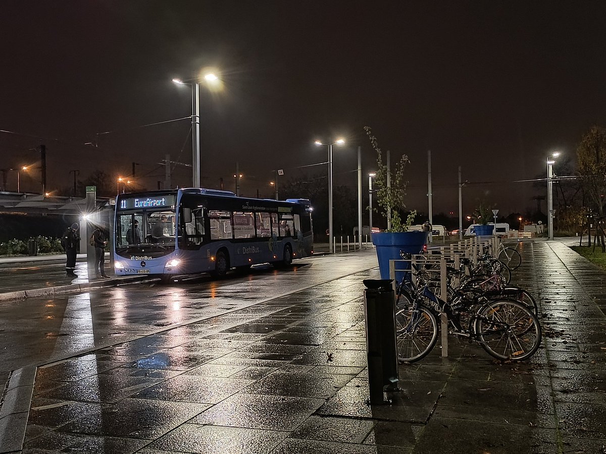 lejeunedutrain's tweet photo. Bon finalement, @TERGrandEst #TER200 Mulhouse-Milhüsa / St Louis puis bus 11 de #distribus au lieu de @TERGrandEst omnibus Mulhouse-Milhüsa / St Louis la Chaussée puis trajet à pied.
@TERGrandEst ne voulait pas que je marche à 06h30 du matin visiblement 🤣🤣 https://t.co/9dPywMhN8V