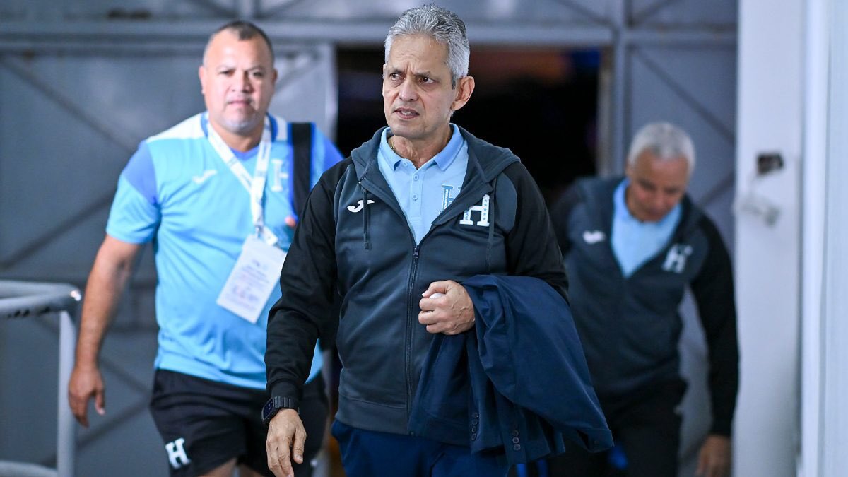 crumar92's tweet photo. ❌RUEDA, INDIGNADO❌
Frases de Reinaldo Rueda en su conferencia y claramente muy tocado.

🗣️"Vine a esta conferencia por respeto a ustedes (periodistas hondureños)"

🗣️"Es una pena por el fútbol de Latinoamérica"

🗣️"Hay que hacer una evaluación por el bien de CONCACAF, por la salud del fútbol y por la transparencia hay que hacer una evaluación"

Cuando un señor del fútbol como él dice estas cosas es porque verdaderamente debes sentir vergüenza de lo que pasó en el Azteca.
