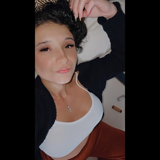 I need you to come cuddle me already.... I need some skin to skin 😉 #vibes https://t.co/Uk9xsrCGMi<a href="/tag/vibes"class="tags"><span>#vibes</span></a>