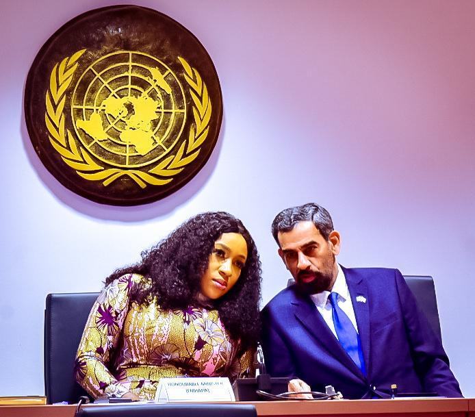 BettaVirtual's tweet photo. Minister Betta Edu led a groundbreaking humanitarian coordination meeting in Nigeria. Ambassadors, UN agencies, and Partners committed to a $5 billion annual fund for Humanitarian and Poverty Alleviation. Endorsing a coordinated approach, they aim to tackle crises efficiently. https://t.co/HnVpBuQSYe