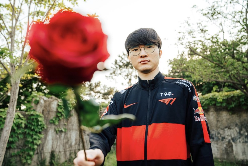 2023 월즈(롤드컵)는 페이커 선수가 속한 T1의 우승으로 막을 내렸습니다. 2016년 이후 7년 만에 우승컵을 들어올린 페이커. 캐릿이 ‘중꺾마’를 잇는 2023년 월즈 이슈를 정리했습니다. 아래 아티클에서 확인하세요! 
careet.net/1231