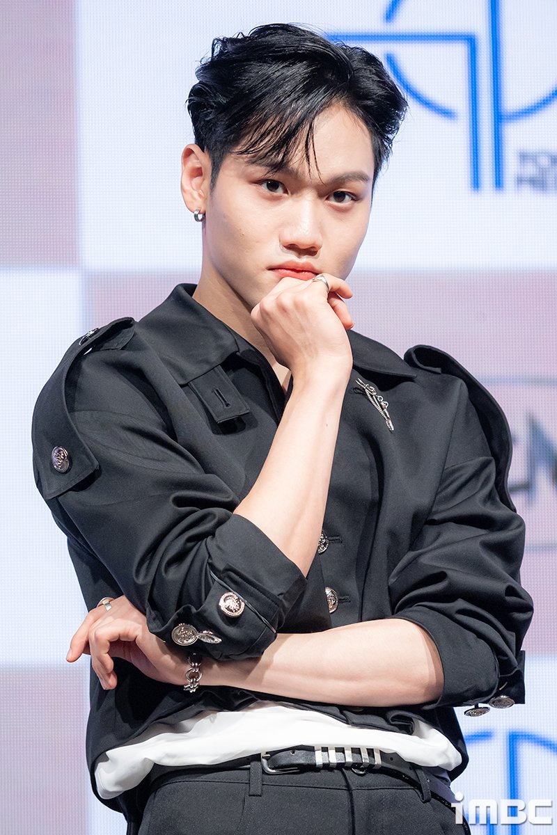 imbcenews's tweet photo. MCND 민재, '소년만화 비주얼 #MCND #ODDVENTURE #오드벤처 #민재 [iMBC 직찍 6장]

⬇️고화질 Click Plz⬇️
https://t.co/2d411KXlcB https://t.co/9u72e6mzIT