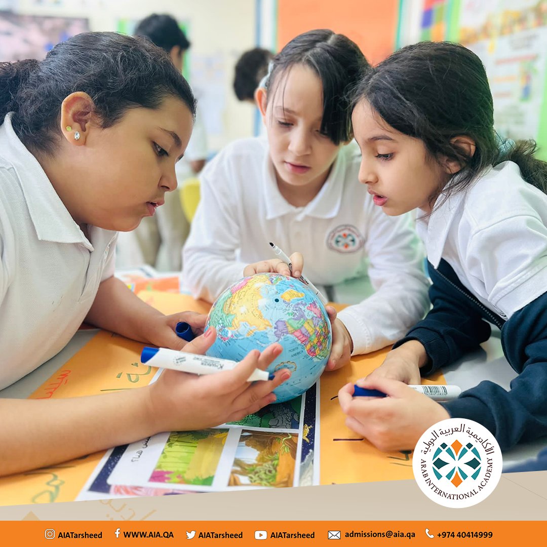 انطلاقًا من مظهر الاستيعاب المبني على المفاهيم والخاص باللغة المرئيّة، استمتع طلبة الصفّ الثالث بالعمل ضمن مجموعات متنوّعة. بحثوا، من خلال مصادر مرئيّة علميّة، عن خصائص البيئة القطبيّة والصحراويّة والمائيّة والغابات، وتمكّنوا من التعرّف إلى أشكالها، وأبرز مميّزاتها.