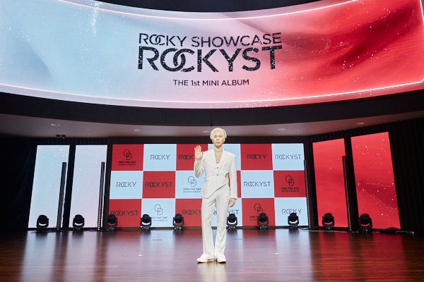 KPOPFAVE_'s tweet photo. [231122] Afternoon, @p_rockyent fans! ✨ What a lucky day lucky day with #ROCKY today, right? We're at the incredibly talented #라키's debut media showcase in Seoul right now, and we'll be just right back! ❤‍🔥 #ラキ #PARKMINHYUK #박민혁 #LuckyRocky #ASTRO #아스트로 https://t.co/5hNcnKsKTZ