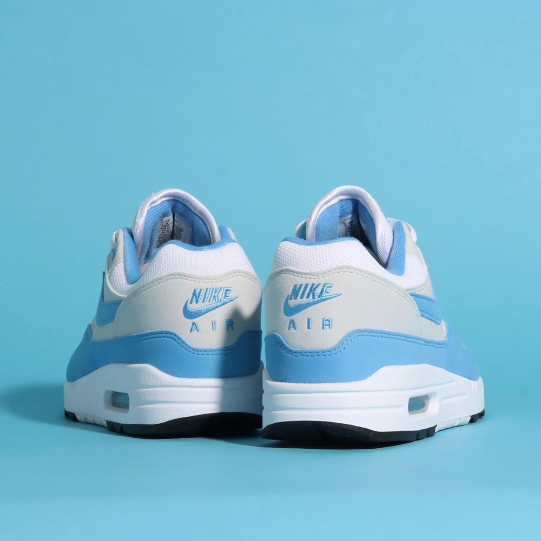 sneaker_maris's tweet photo. The Nike Air Max 1 "University Blue lands on November 23rd
Link: https://t.co/oQzTz2ozfD https://t.co/6cuYTbNXib