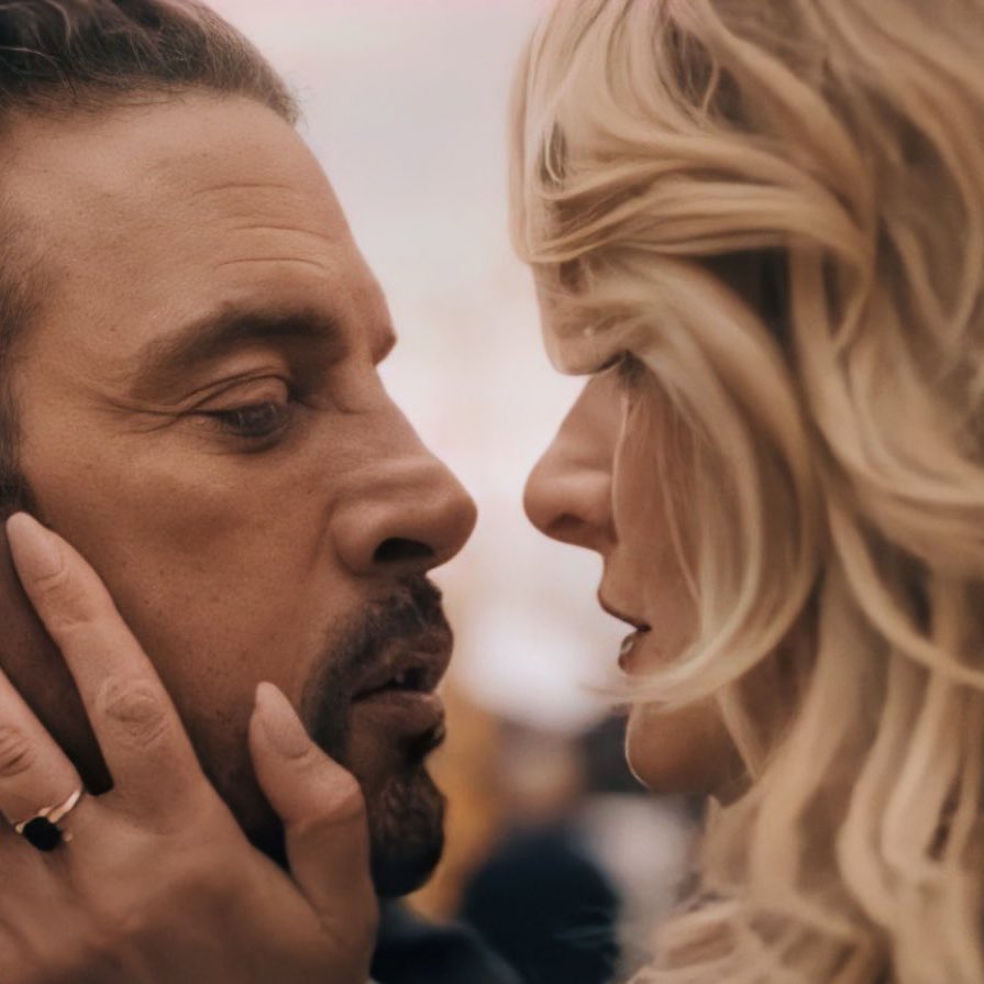 everybody moved on….          help, I’m still
                                                at the restaurant