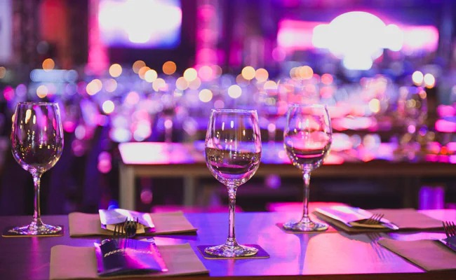 gallinews's tweet image. Bar Raid at Andheri East 8 Girls rescued, 24 logon par karwai hui by Mumbai police SS branch

Read Full News: bit.ly/3QMOXcZ

#Andheri #BarRaid #girls #Mumbai #mumbaipolice #restaurant