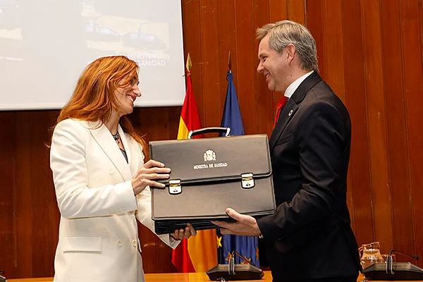 jmarques39's tweet photo. Leo a los ministros entrantes y salientes de la coalición reivindicando ayer la figura de Ernest Lluch... Ni han pedido perdón, ni tampoco cumplen sus condenas https://t.co/Z3j46vGHhA