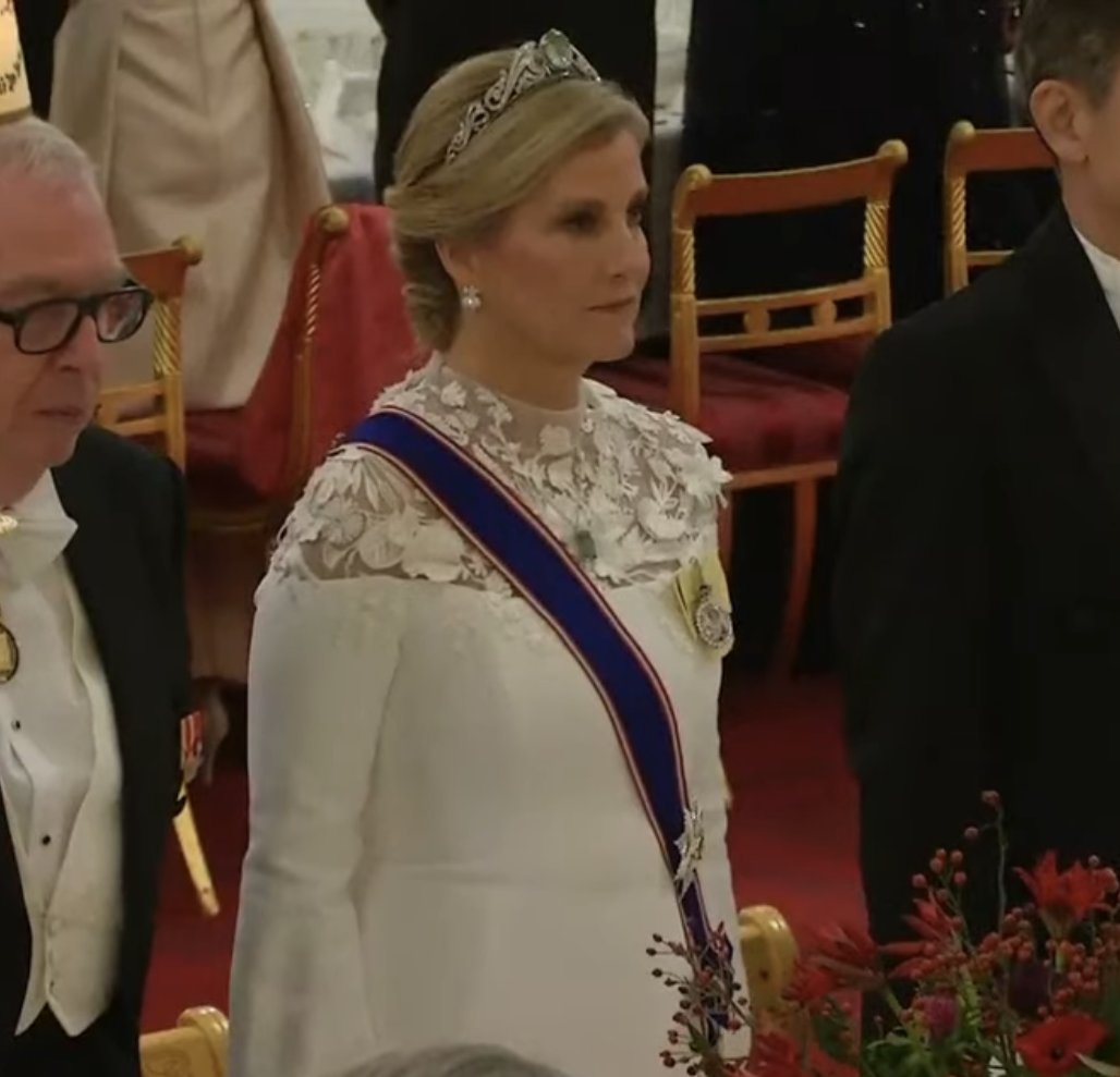 For yesterday's state banquet, the  Duchess of Edinburgh wore the Wessex Aquamarine Necklace Tiara!

Photo: Screenshot/Fair Use

#duchessofedinburgh #tiara #royaljewels #oyalnews