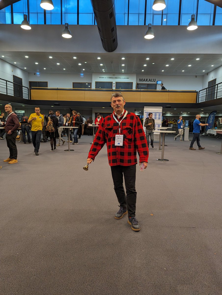 C'est parti pour #agilegrenoble avec <a href="/agilex/">Alexandre BOUTIN</a> qui fait la cloche !