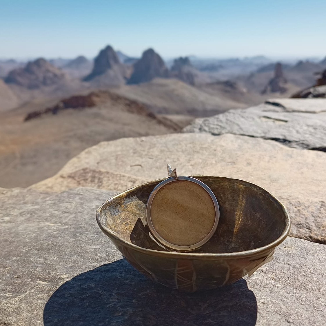 Faites les fructifier Lc 19

Dieu n’a besoin que d’une chose : c’est que vs fassiez de votre mieux. Dès lors que vous donnez ce dont vous êtes capable, vous êtes au maximum unie à l’action créatrice : vous ne sauriez être un serviteur plus utile.
P. Teilhard de Chardin à L. Zanta