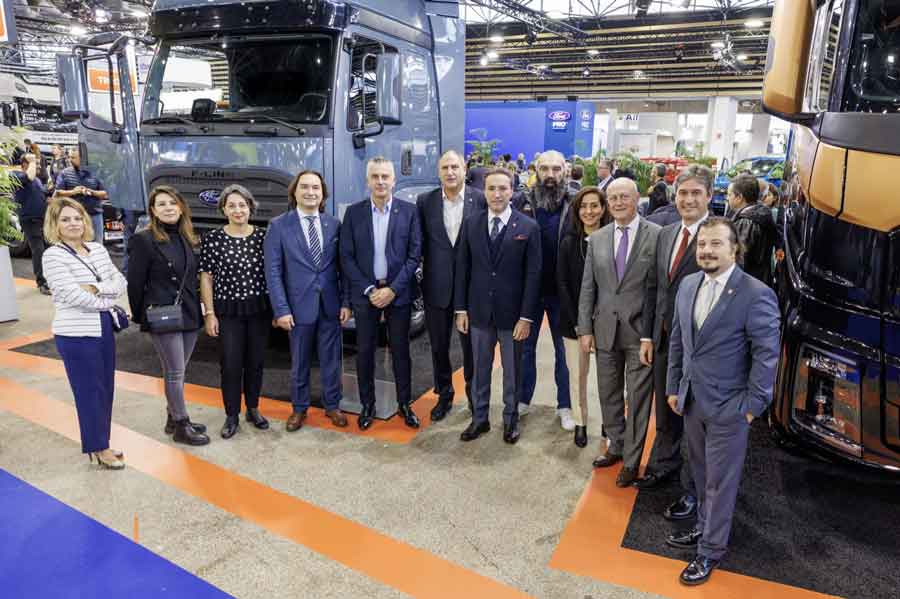 DevirSaatiDergi's tweet photo. Ford Trucks presents the New F-LINE Series at Solutrans https://t.co/h57jEDO6AP @DevirSaatiDergi @fordturkiye @Ford @fordotosan @SOLUTRANS #fordtrucks #fordtrucksfline #fordtrucksflinetractor #fordtrucksflineconstructiontruck #fordtrucksfmax #solutrans #hydrogencombustionengine https://t.co/C6yodslWxO