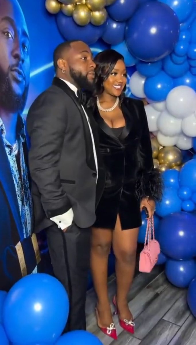 yemioftheworld's tweet photo. Davido and Chioma at Davido's Birthday Dinner yesterday night. 001 and 002 #DavidoAt31 ππ« https://t.co/rllbgWfCXi