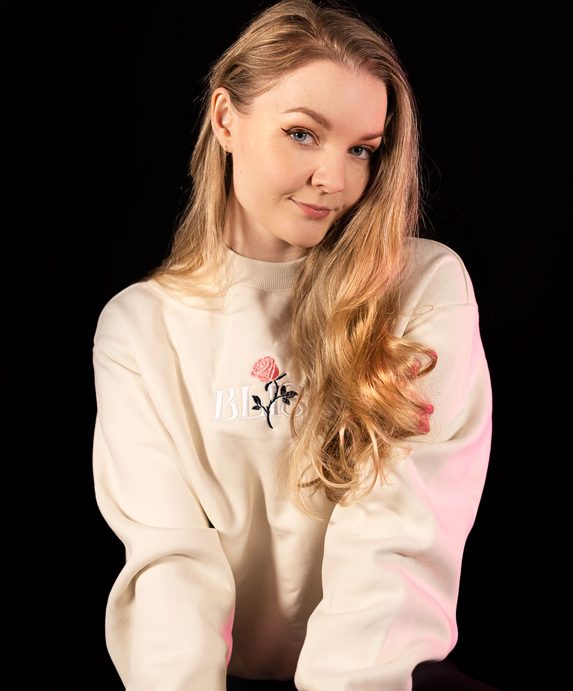 TeamBliss_ES's tweet photo. The time has come, now is your chance to cop the greatest drop of 2023 🔥

Our Rose Crewneck is now available 🌹

Get it while you can, these sell out quick! 👇
🛒 https://t.co/aPMKEBvG5w

#BlissUp🪷 https://t.co/DizUGGV51H