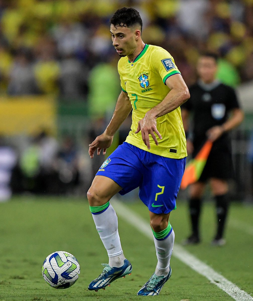 Arsenal_FRA's tweet photo. Gabriel Jesus, Gabriel Martinelli &amp; Gabriel Magalhães ont tous joué cette nuit avec le Brésil 🇧🇷 lors d’une défaite sous tension face à l’Argentine 🇦🇷 (0-1) https://t.co/lzGZyasUo2