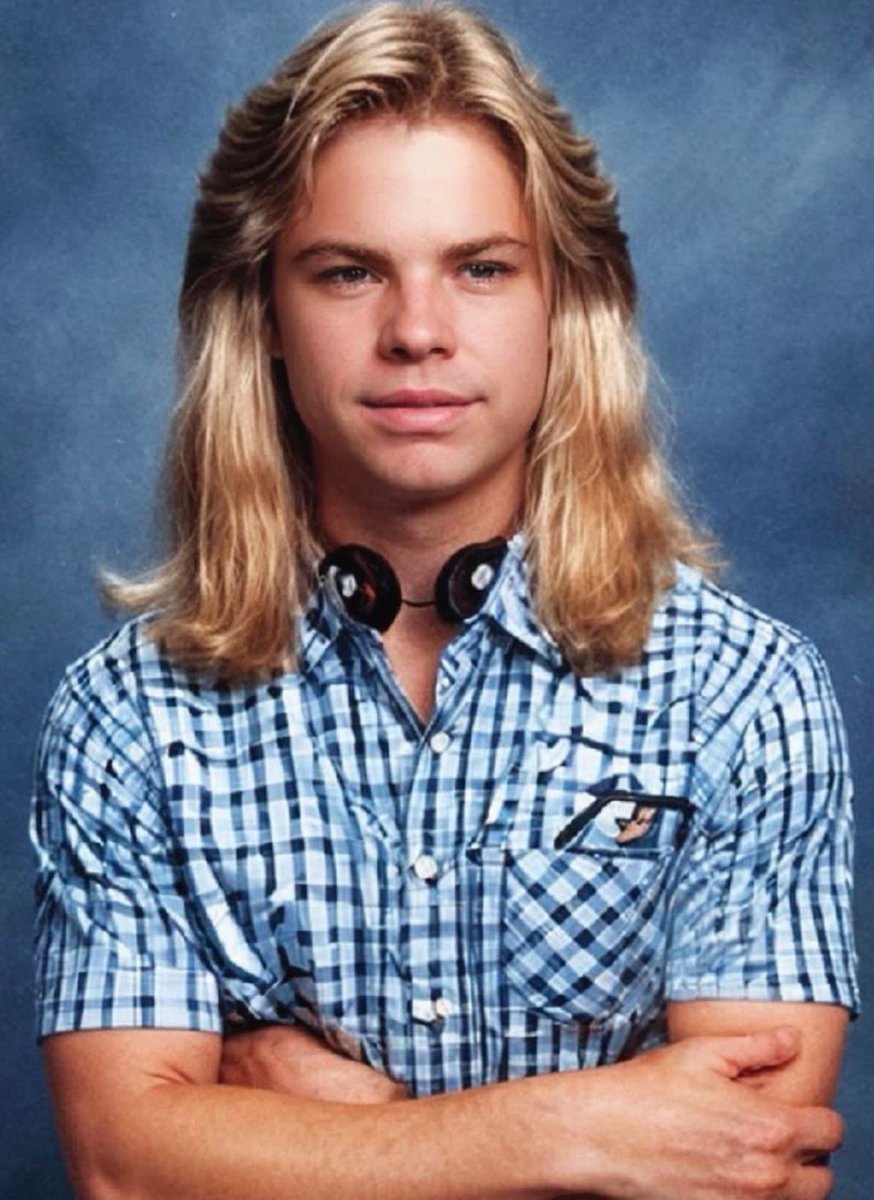 JackParow's tweet photo. Who wore it better?
@fafdeklerk of #PappaP?
👔👔👔 https://t.co/lF2Qrc0InG
