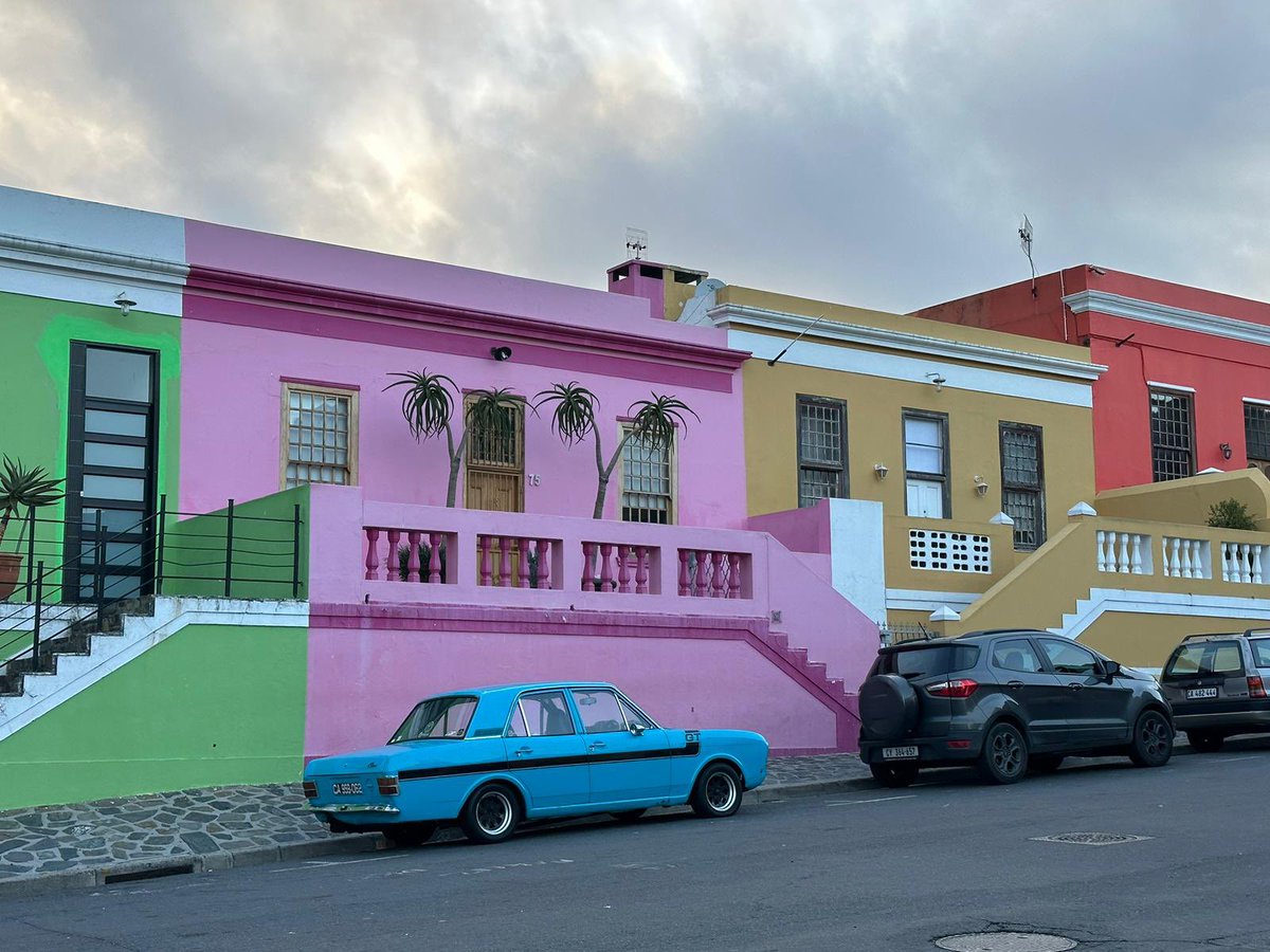 Ford Cortina Mark II, four-door GT.  Well spotted 📷 by MobilKlasik2 at Cape Town, South Africa.  The colourful buildings in the background added zest!  #FordCortina #FordFriday