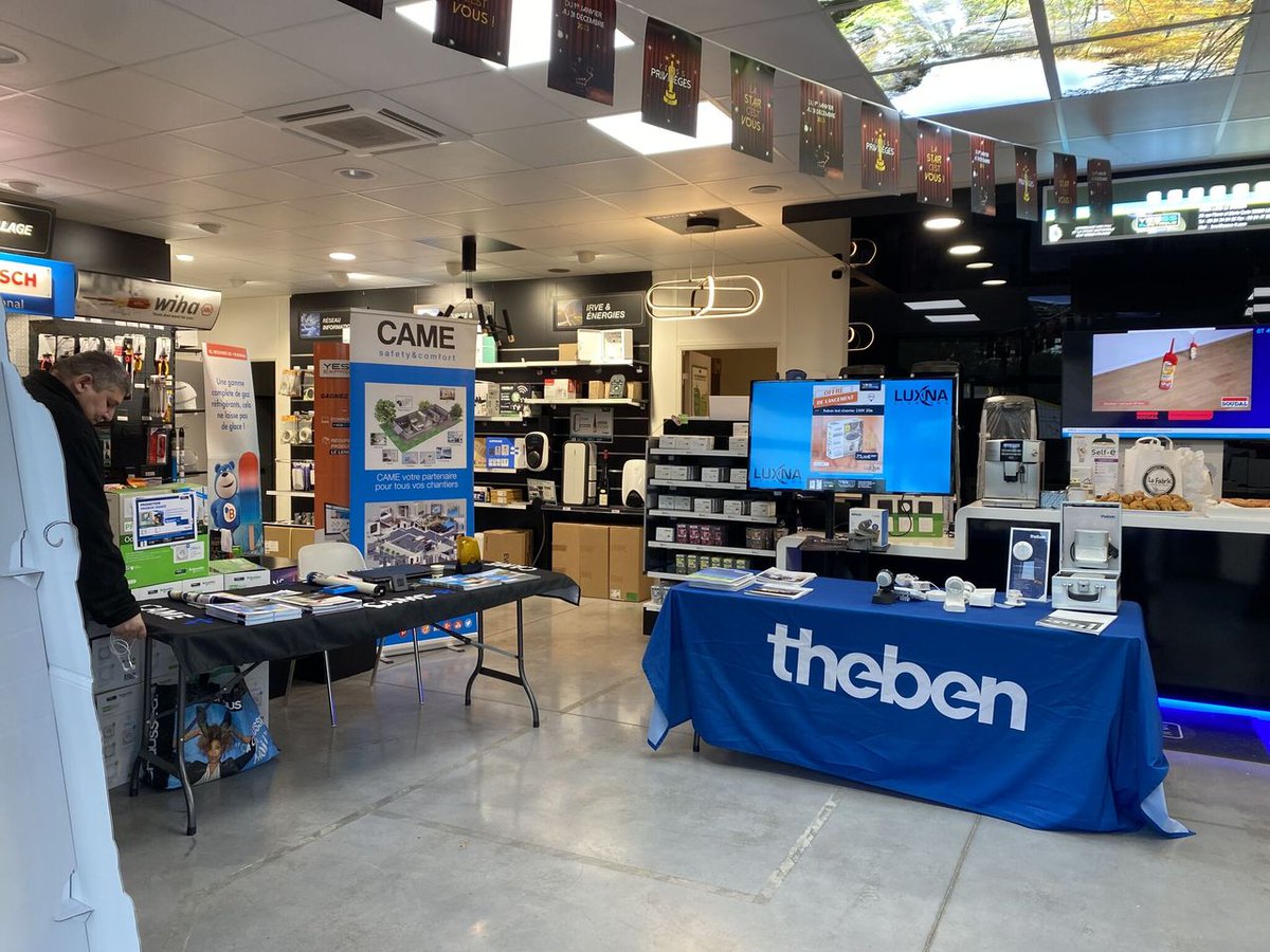 YESSSelectrique's tweet image. ✨ Nos agences YESSS organisent régulièrement des matinées techniques, qui permettent une rencontre entre nos équipes, nos fournisseurs et nos clients.

Illustration à notre agence YESSS Lons-le-Saunier (Jura.)
#matineetechnique #lonslesaunier #yesss #jura