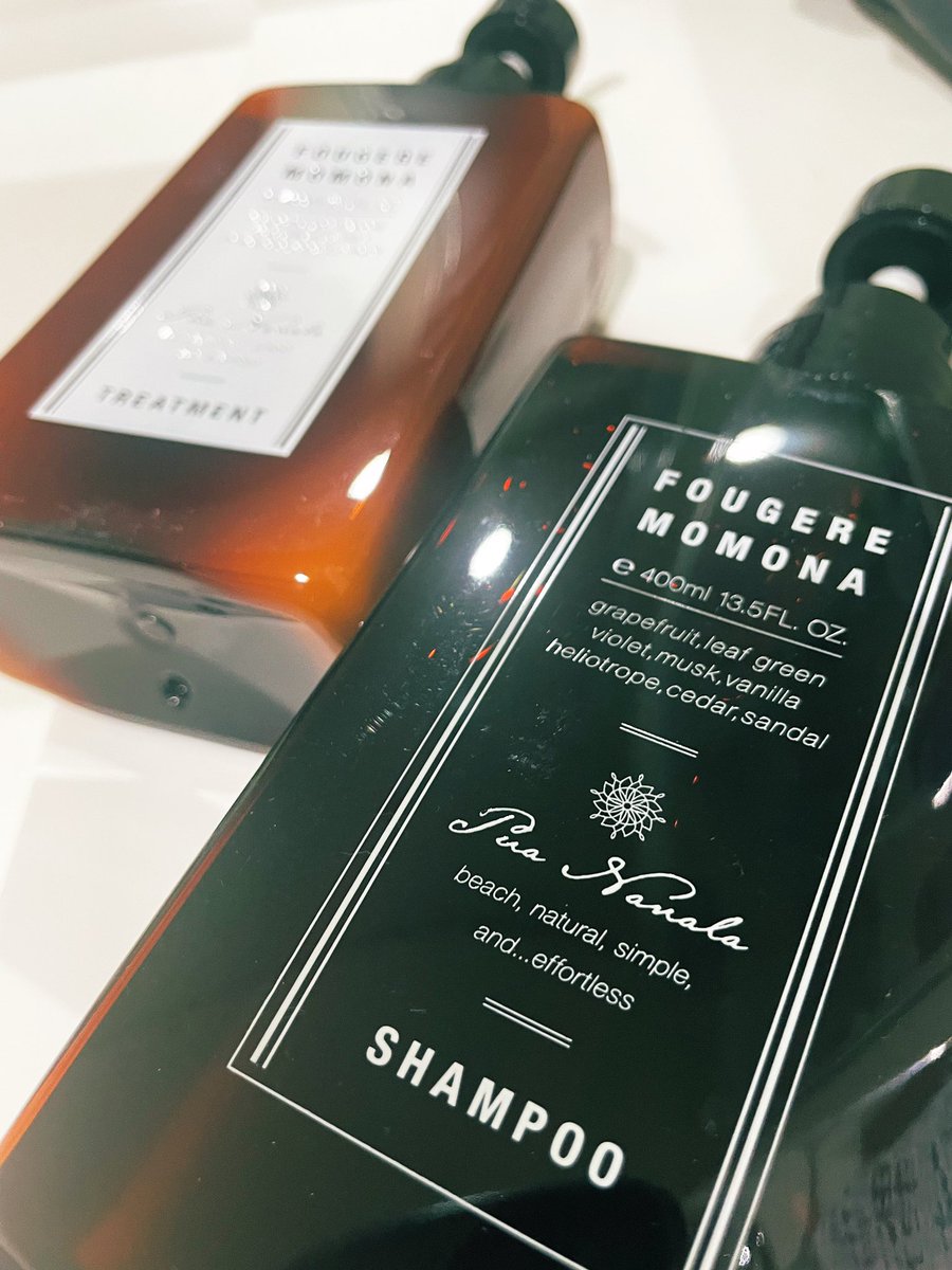 kaekaechan211's tweet photo. 朝同僚に「トリートメントかけた？香りも変えた？」て聴かれたけどこのシャンプーに変えただけや…
その日の夜美容師さんにも「香水変えました⁉︎めっちゃいいすね！」て言われた。
どんだけ香り持ちいいの。朝付けたマルジェラの香水が負けたのは複雑な気持ち…😅でも艶サラになるし私も好きだが？ https://t.co/OwZf5oJkzq