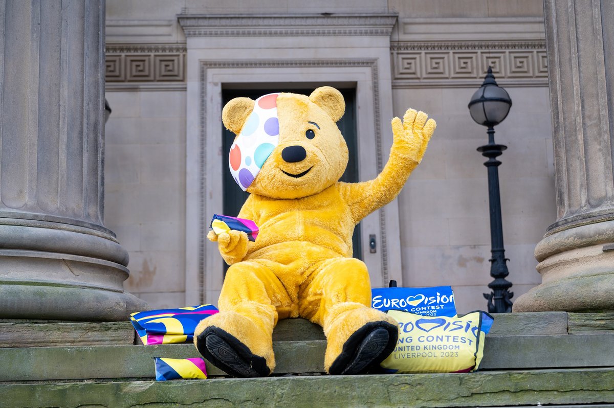 lpoolcouncil's tweet image. The secret’s out - flags have become bags!

#Eurovision2023 Host City, limited edition souvenirs go on sale 10am Fri 24 Nov, with all proceeds going to @BBCCiN. 

Be quick if you want to get your paws on the ultimate piece of Eurovision memorabilia.

bit.ly/46kBtLi