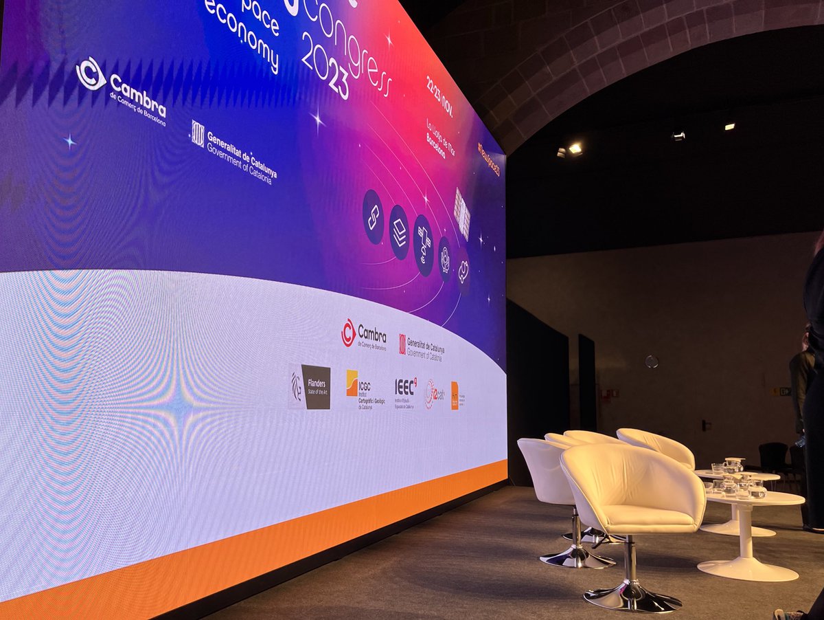 CambraBCN's tweet photo. En 15 minuts comença el #NewSpace23!

🛰️Un congrés internacional que s’allargarà fins demà amb més de 20 conferències i 40 ponents.

📍#LaLlotjadeMar https://t.co/Y3aJAmVSRZ