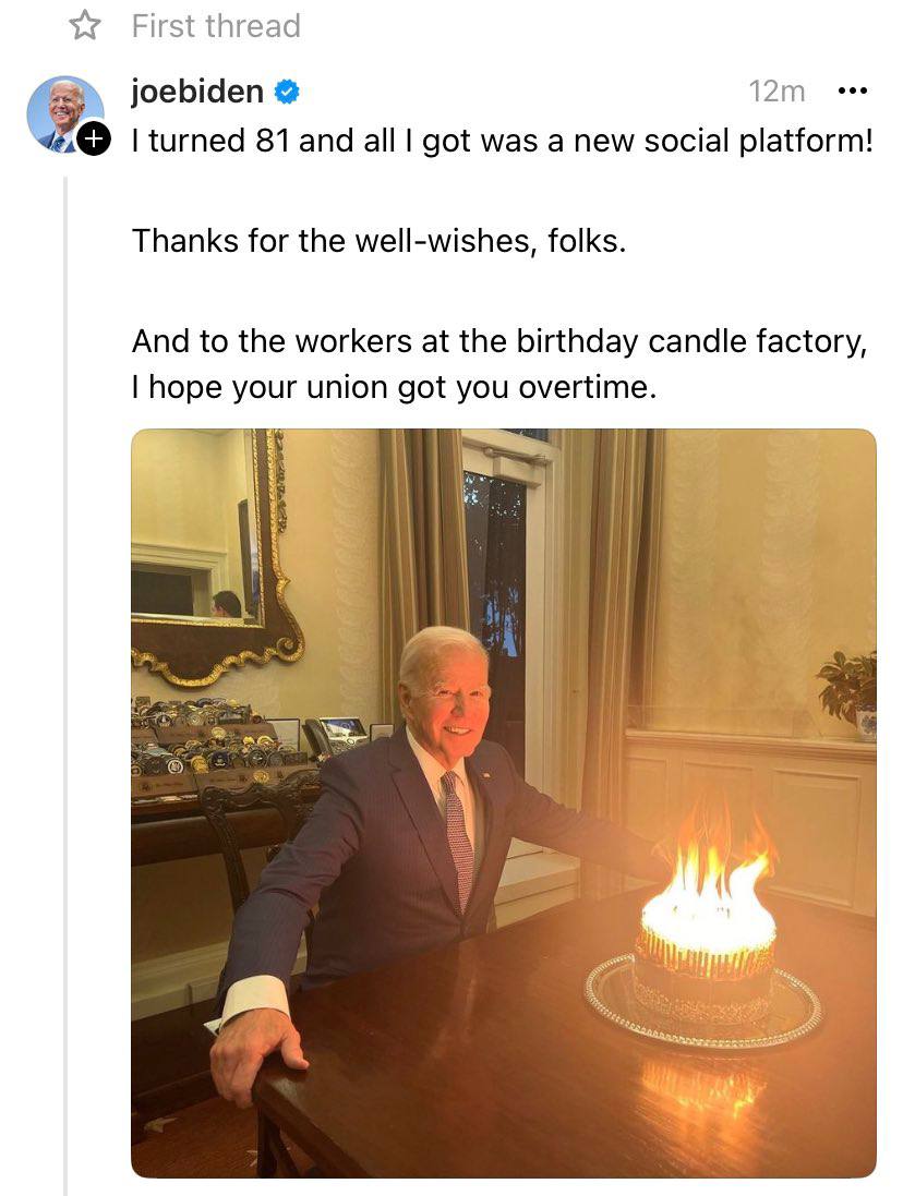 拜登81岁生日，点了81根蜡烛😅