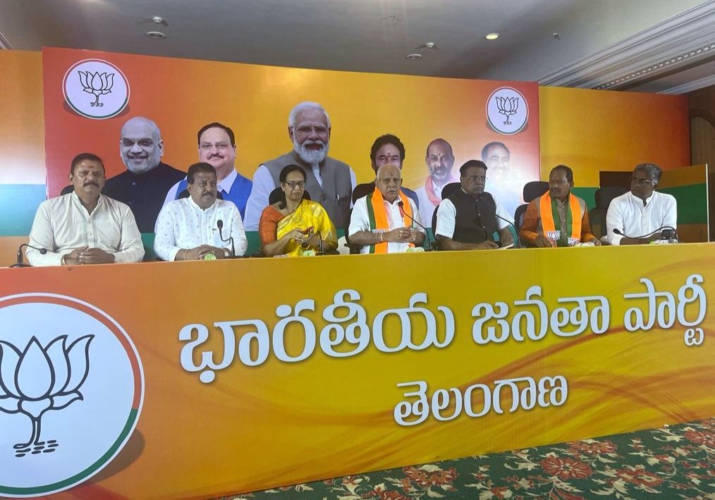 At Hyderabad to campaign for our party’s candidates in the Telangana assembly elections. I urge the people of Hyderabad to place their trust in Prime Minister @narendramodi Ji and the state leaders of BJP whose commitment is towards the betterment of Telangana.…