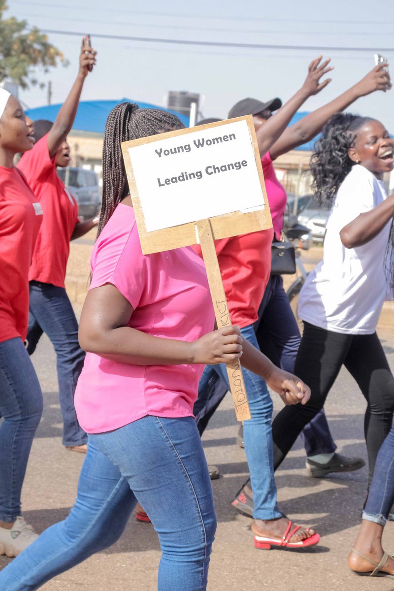 YaaWodenya's tweet photo. As part of activities to celebrate the 25th anniversary of the @Camfed Association, some members went on a float on the principal streets of Tamale to celebrate their achievements and continued support to their communities.

#CAMA@25
#doubleinsizeby2030
#YoungWomenLeadingChange https://t.co/qSO1S03avV