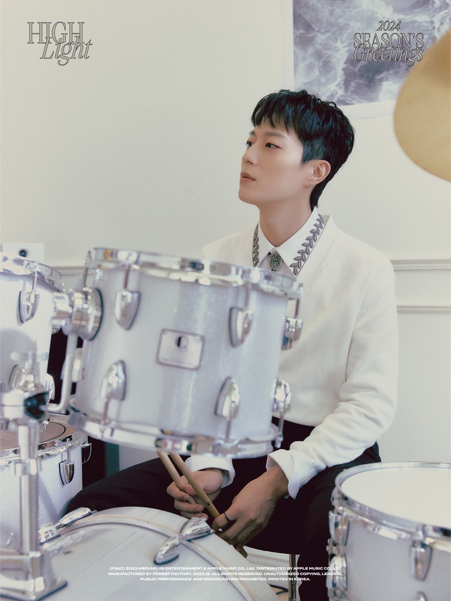 Highlight_AUent's tweet photo. HIGHLIGHT 2024 SEASON'S GREETINGS CONCEPT PHOTO - BAND Ver.
2023.11.27 (MON) 6PM

✔ https://t.co/kGAC99AcYk

#하이라이트 #HIGHLIGHT
#윤두준 #YOONDUJUN
#양요섭 #YANGYOSEOP
#이기광 #LEEGIKWANG
#손동운 #SONDONGWOON https://t.co/xbwEsG0jdI