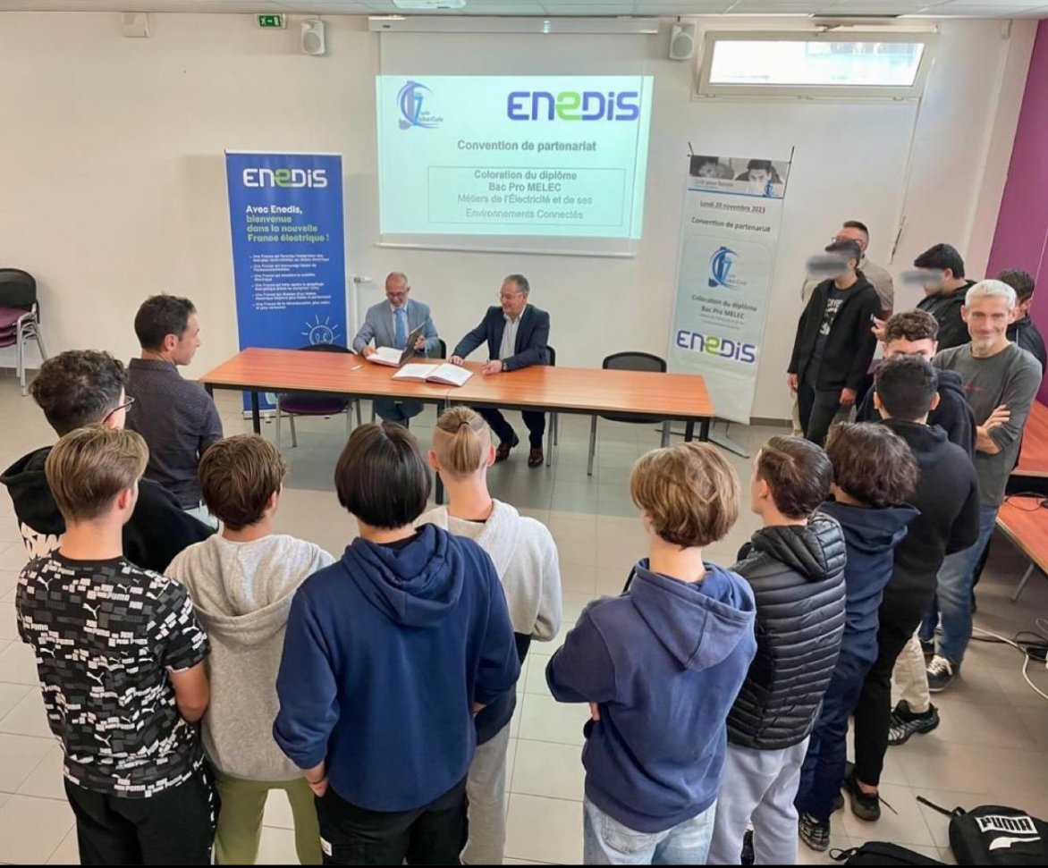 Enedis en Occitanie (@enedisoccitanie) on Twitter photo 🙌Le 20 novembre, c’est au Lycée Joliot Curie à Sète que le partenariat est officialisé !
Merci aux élus locaux, au Proviseur et son équipe ainsi qu’à nos partenaires de la filière pour leur confiance !
<a href="/SERCE_France/">SERCE</a> <a href="/metiers_elec/">Métiers électricité</a> <a href="/villedesete/">Ville de Sète</a> <a href="/Sete_agglo_med/">Sète agglopôle</a>
#formation #Emploi 🙌Le 20 novembre, c’est au Lycée Joliot Curie à Sète que le partenariat est officialisé !
Merci aux élus locaux, au Proviseur et son équipe ainsi qu’à nos partenaires de la filière pour leur confiance !
<a href="/SERCE_France/">SERCE</a> <a href="/metiers_elec/">Métiers électricité</a> <a href="/villedesete/">Ville de Sète</a> <a href="/Sete_agglo_med/">Sète agglopôle</a>
#formation #Emploi