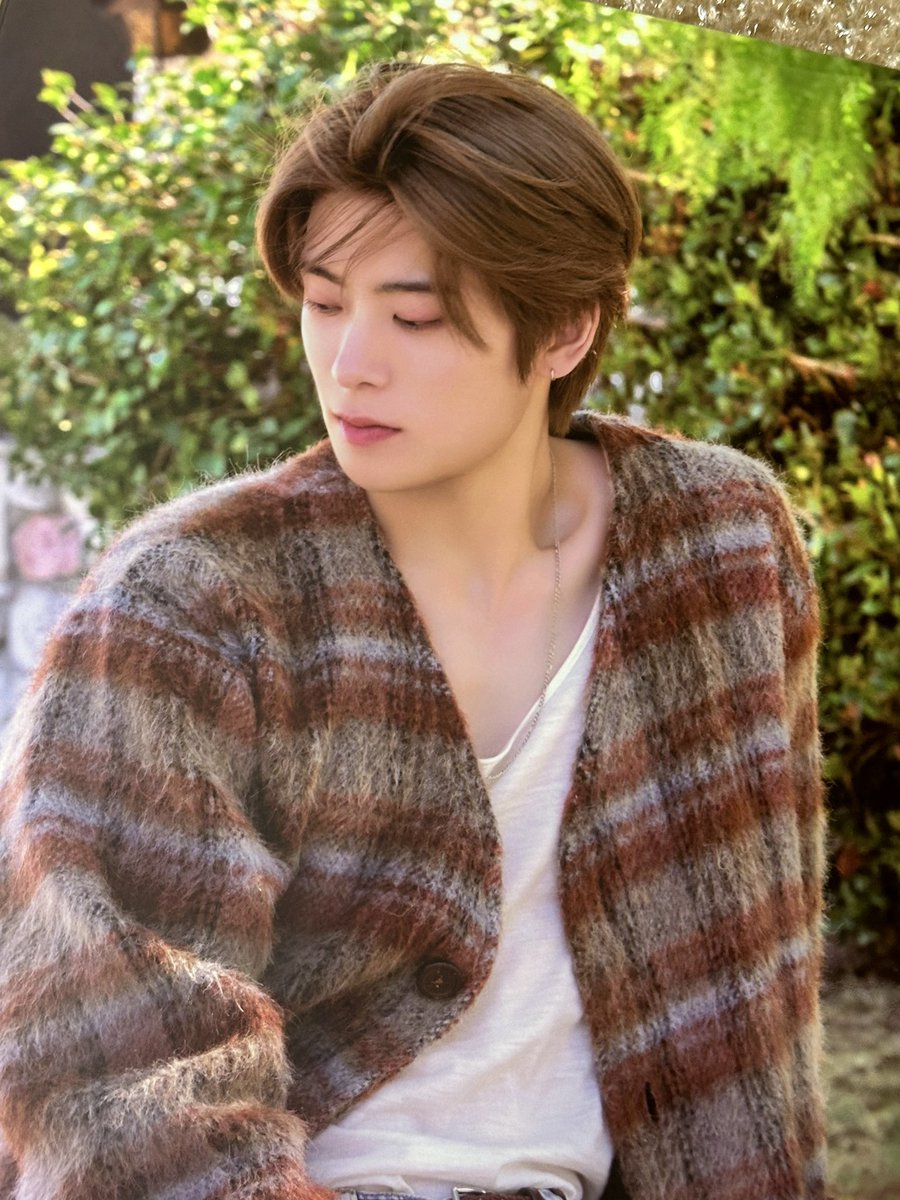 oh. my. god.   JEONG JAEHYUN 😵‍💫