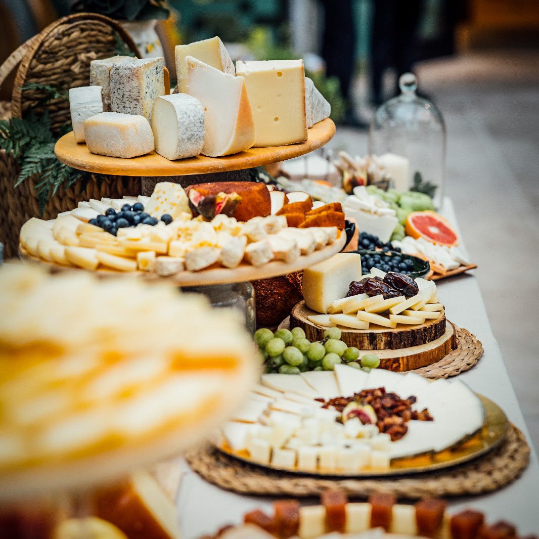 Ya están aquí las cenas de empresa…

Una mesa de quesos ??

#aitorvegaquesos 
#mesasdequesosaitorvega