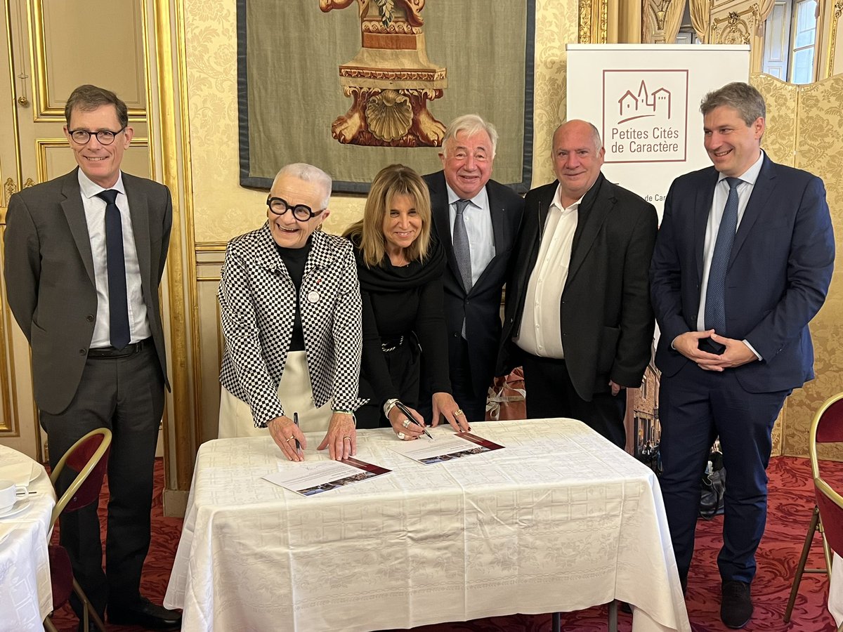 Angèle Bastiani (@angelebastiani) on Twitter photo Fière de signer l’entrée de <a href="/CitaDiLisula/">Cità di L'Isula - Ville de L'Île-Rousse</a> comme première ville de Corse dans le réseau Petites Cités de Caractère, en présence du président du Sénat <a href="/gerard_larcher/">Gérard Larcher</a>, de notre sénateur <a href="/PauluParigi/">Paulu Santu Parigi</a>, et de la sénatrice <a href="/FrancoiseGatel/">Françoise GATEL</a> présidente de <a href="/FrancePcc/">Petites Cités de Caractère France</a>. Fière de signer l’entrée de <a href="/CitaDiLisula/">Cità di L'Isula - Ville de L'Île-Rousse</a> comme première ville de Corse dans le réseau Petites Cités de Caractère, en présence du président du Sénat <a href="/gerard_larcher/">Gérard Larcher</a>, de notre sénateur <a href="/PauluParigi/">Paulu Santu Parigi</a>, et de la sénatrice <a href="/FrancoiseGatel/">Françoise GATEL</a> présidente de <a href="/FrancePcc/">Petites Cités de Caractère France</a>.