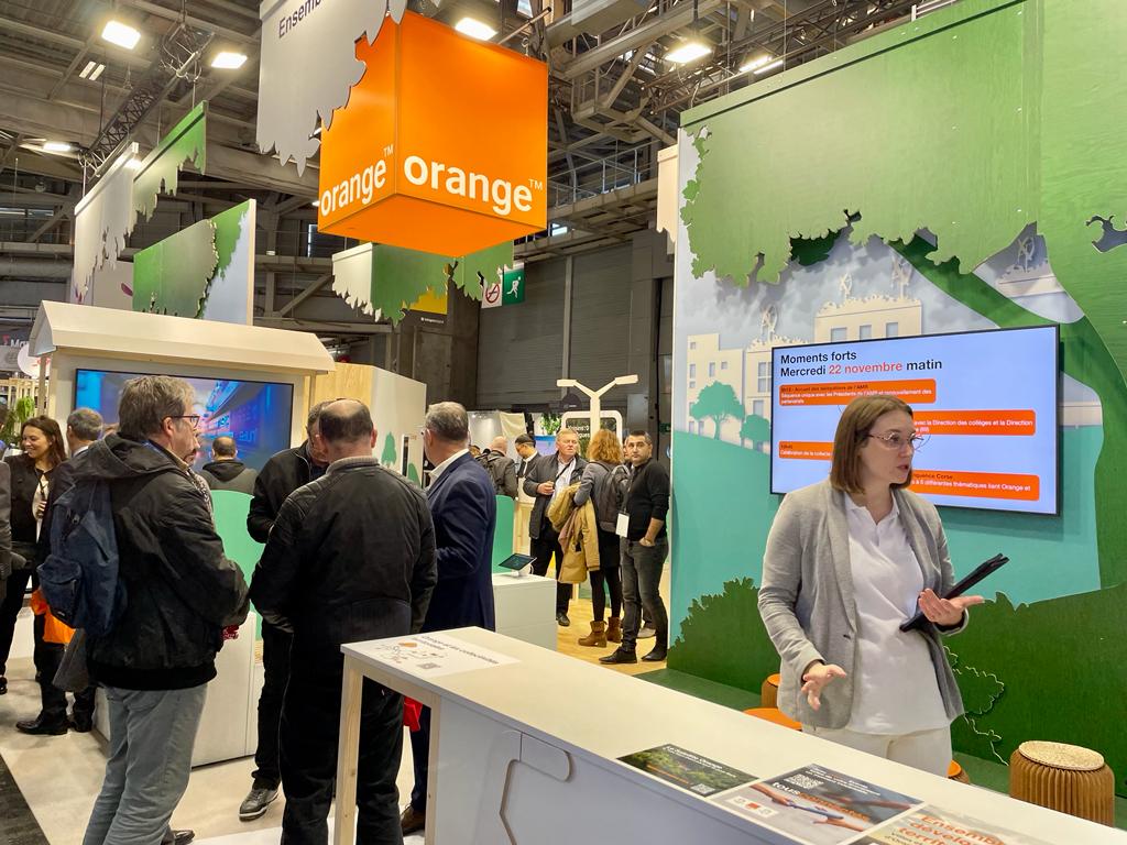 C'est parti pour le 2ème jour du #SMCL2023 ! Au programme de la matinée, de belles histoires : la collecte de mobiles, la venue de l'amrf et une séquence avec l'île de beauté. Rdv pavillon 4, stand <a href="/orange/">Orange</a> A79. #SMCLOrange