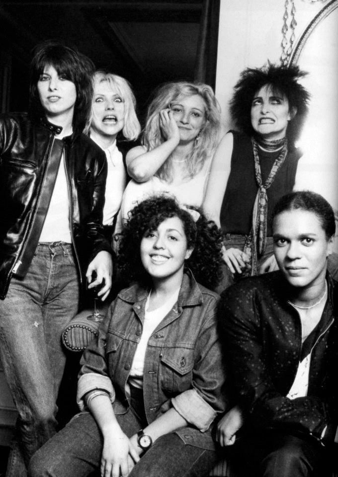 'Women of Punk' 1980 London. (Back row L-R) Chrissie Hynde, Debbie Harry, Viv Albertine, Siouxsie Sioux, (front) Poly Styrene &amp; Pauline Black #WomensArt (photo by M.Putland)