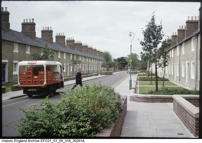 HE_Archive's tweet photo. Do you still get your milk delivered? This great photograph from our Edifice Collection shows a delivery being made in Swindon's Railway Village.
You can see more milk floats at: https://t.co/TbHWbSYjEk
#MilkFloat
#Swindon
#RailwayVillage https://t.co/KXL4hx0jTu