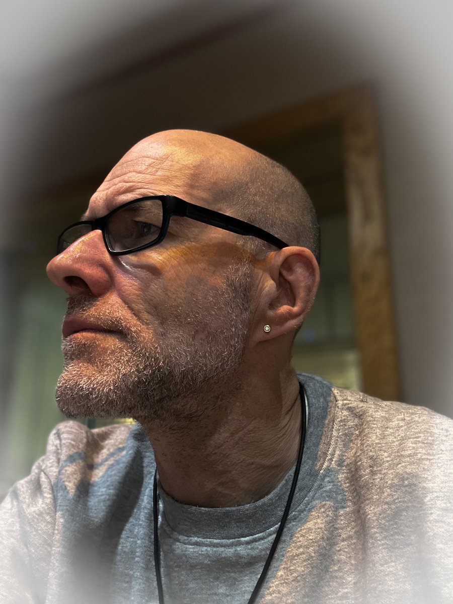 markdenholm's tweet photo. Wednesday #HumpSay #Studio #Selfie #Pensive #Thoughtful #Radio #RadioHost https://t.co/HM1W6ML8cH