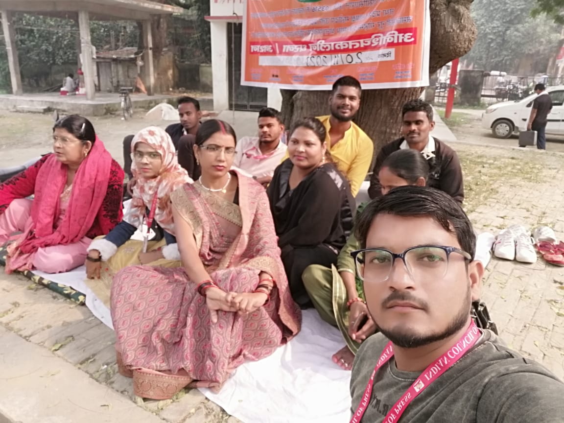 Indian Council Of Press (@indiancouncilo3) on Twitter photo <a href="/PMOIndia/">PMO India</a> <a href="/HMOIndia/">गृहमंत्री कार्यालय, HMO India</a> <a href="/myogiadityanath/">Yogi Adityanath</a> <a href="/ChiefSecyUP/">S.P. Goyal, Chief Secretary, GoUP</a>
<a href="/CMHelpline1076/">UP CM Helpline 1076</a> <a href="/Uppolice/">UP POLICE</a> <a href="/BJP4UP/">BJP Uttar Pradesh</a> <a href="/dgpup/">DGP UP</a> <a href="/PrashantK_IPS90/">Prashant Kumar IPS Retd</a> <a href="/Igrangelucknow/">IG Range Lucknow</a> <a href="/adgzonelucknow/">ADG Zone Lucknow</a> <a href="/raebarelipolice/">Raebareli Police</a> <a href="/dmraebareli/">DM RAE BARELI</a>
रायबरेली जिले के थाना हरचन्द पुर पुलिस के अभद्रता करने के विरोध में जिला रायबरेली कार्यकारिणी के पदाधिकारी <a href="/PMOIndia/">PMO India</a> <a href="/HMOIndia/">गृहमंत्री कार्यालय, HMO India</a> <a href="/myogiadityanath/">Yogi Adityanath</a> <a href="/ChiefSecyUP/">S.P. Goyal, Chief Secretary, GoUP</a>
<a href="/CMHelpline1076/">UP CM Helpline 1076</a> <a href="/Uppolice/">UP POLICE</a> <a href="/BJP4UP/">BJP Uttar Pradesh</a> <a href="/dgpup/">DGP UP</a> <a href="/PrashantK_IPS90/">Prashant Kumar IPS Retd</a> <a href="/Igrangelucknow/">IG Range Lucknow</a> <a href="/adgzonelucknow/">ADG Zone Lucknow</a> <a href="/raebarelipolice/">Raebareli Police</a> <a href="/dmraebareli/">DM RAE BARELI</a>
रायबरेली जिले के थाना हरचन्द पुर पुलिस के अभद्रता करने के विरोध में जिला रायबरेली कार्यकारिणी के पदाधिकारी