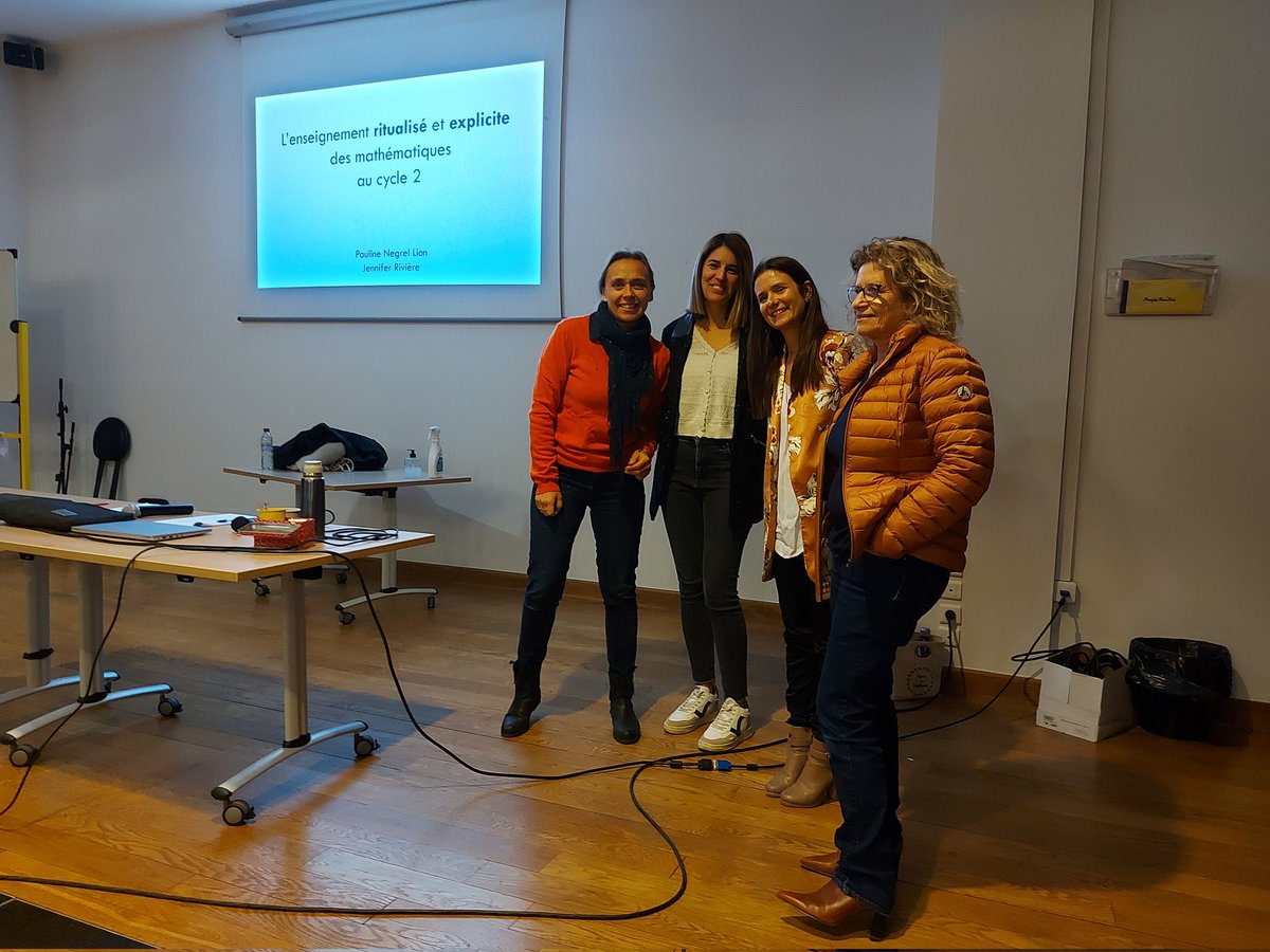 HatierRegionSud's tweet photo. Formation 💼 autour de la #ritualisation des #apprentissages et de l'enseignement #explicite des #Mathématiques au C2 pour les #Circonscriptions de Salon de Pce et St-Martin de Crau. 🙏aux auteures de #ChaqueJourCompte aux CPC et la Direction du clg Jean Bernard.@EditionsHatier https://t.co/u8QHUskkbA