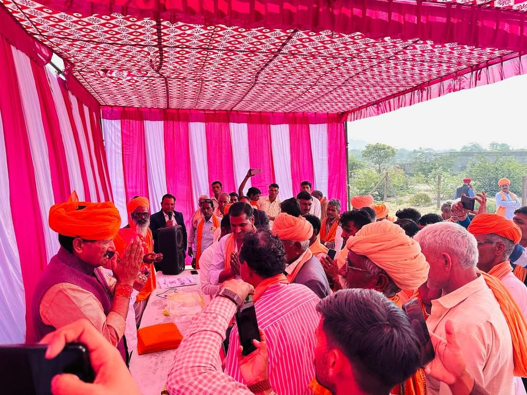 mlaparbatsar's tweet photo. परबतसर विधानसभा के नाथ समाज द्वारा दिए समर्थन के लिए आपका आभार

आपका यह विश्वास ही मुझे आपके लिए काम करने के लिए ताकत देता है।
#parbatsar #nathsamaj #mansinghkinsariya #bjp4india @BJP4Rajasthan https://t.co/SwzJhnvFiP