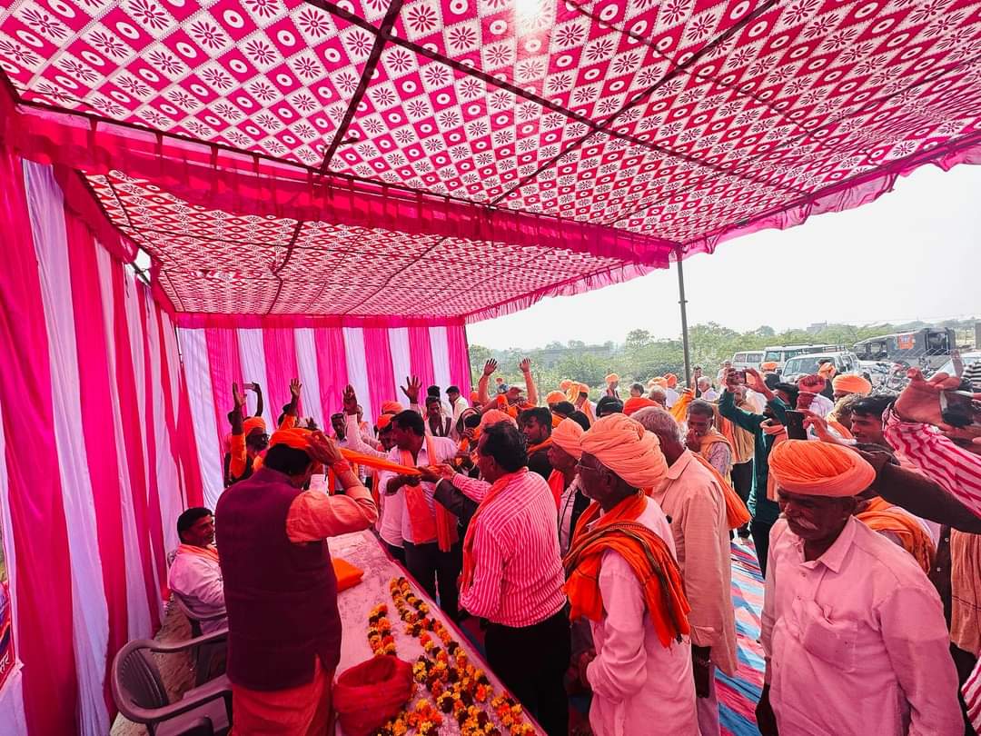 mlaparbatsar's tweet photo. परबतसर विधानसभा के नाथ समाज द्वारा दिए समर्थन के लिए आपका आभार

आपका यह विश्वास ही मुझे आपके लिए काम करने के लिए ताकत देता है।
#parbatsar #nathsamaj #mansinghkinsariya #bjp4india @BJP4Rajasthan https://t.co/SwzJhnvFiP