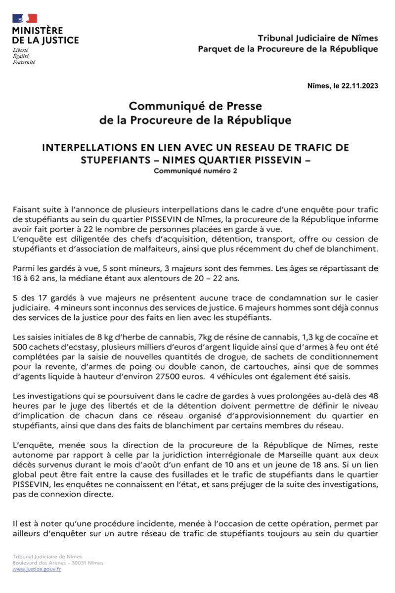ProcureureNIMES's tweet photo. 🗞️[Communique de presse]

Suite à l’annonce de plusieurs interpellations dans le cadre d’une enquête pour trafic de stupéfiants au sein du quartier #Pissevin de #Nîmes, la procureure de la République informe avoir fait porter à 22 le nombre de personnes placées en garde à vue.👇 https://t.co/dKKeVqD6gs