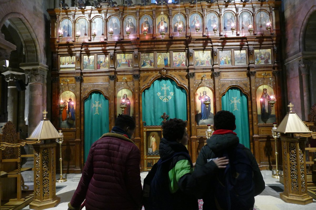 AlinaCristian6's tweet image. Sortie avec une classe de 5ème du @CollgeCourteli1, organisée par @soshistoire. Visite de trois lieux de culte monothéistes : La Grande @mosqueedeparis, La Sainte Chapelle et St Julien Le pauvre, église de rite orthodoxe. Prôner la tolérance dans la diversité