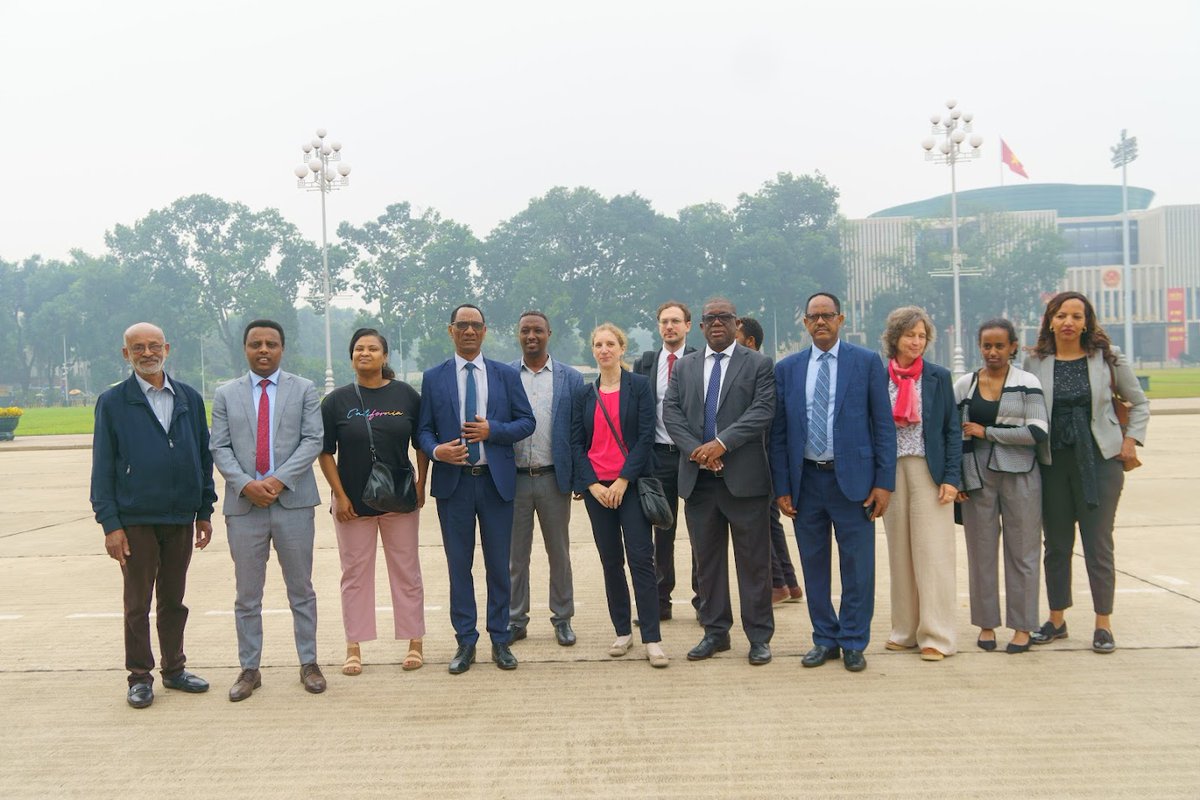 AddisIlo's tweet photo. Great learning for 🇪🇹 on:
 👉How Vietnam uses National Wage Council &amp; Technical committee to ensure active participation of all relevant stakeholders to set evidence based minimum wage.

👉How the introduction of MW attracted quality
investment &amp; contributed to poverty reduction https://t.co/z19eRyzf97