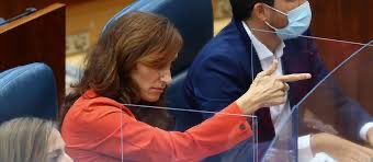 A la nueva Ministra de Sanidad, Monica García, no le gusta NADA que la gente sepa que se ha hecho un chalet de 2.000 metros cuadrados en un suelo destinado a un hospital. (Con lo que defiende ella la sanidad, verdad??) 

Así que yo no voy a guardar su “secreto”