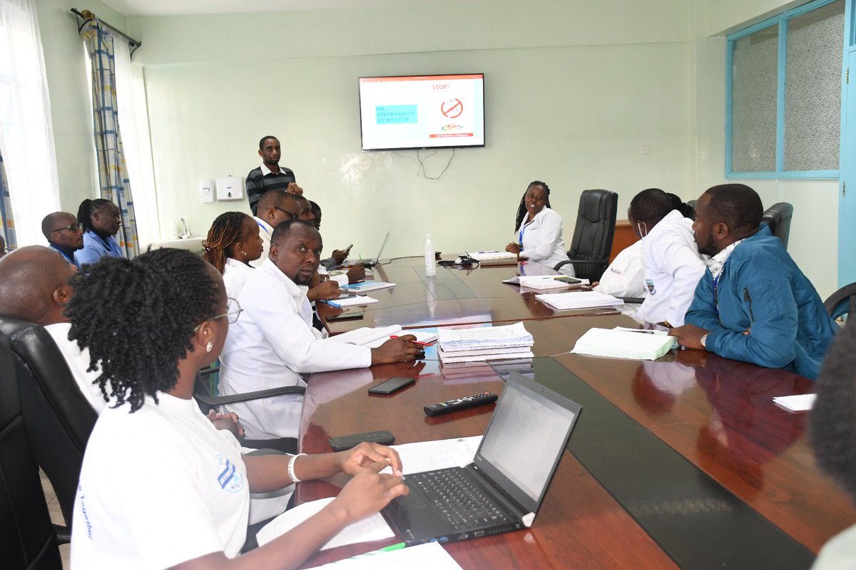Mwaikibaki_hosp's tweet photo. As #WAAW unfolds, @Mwaikibaki_hosp conducted a CME on Self medication with emphasis on the need to seek professional advice when there is suspicion of infection with emphasis antimicrobials.
The CME targeted health care workers in Nyeri county who are the lead in self medication. https://t.co/YbwUYqg7EZ